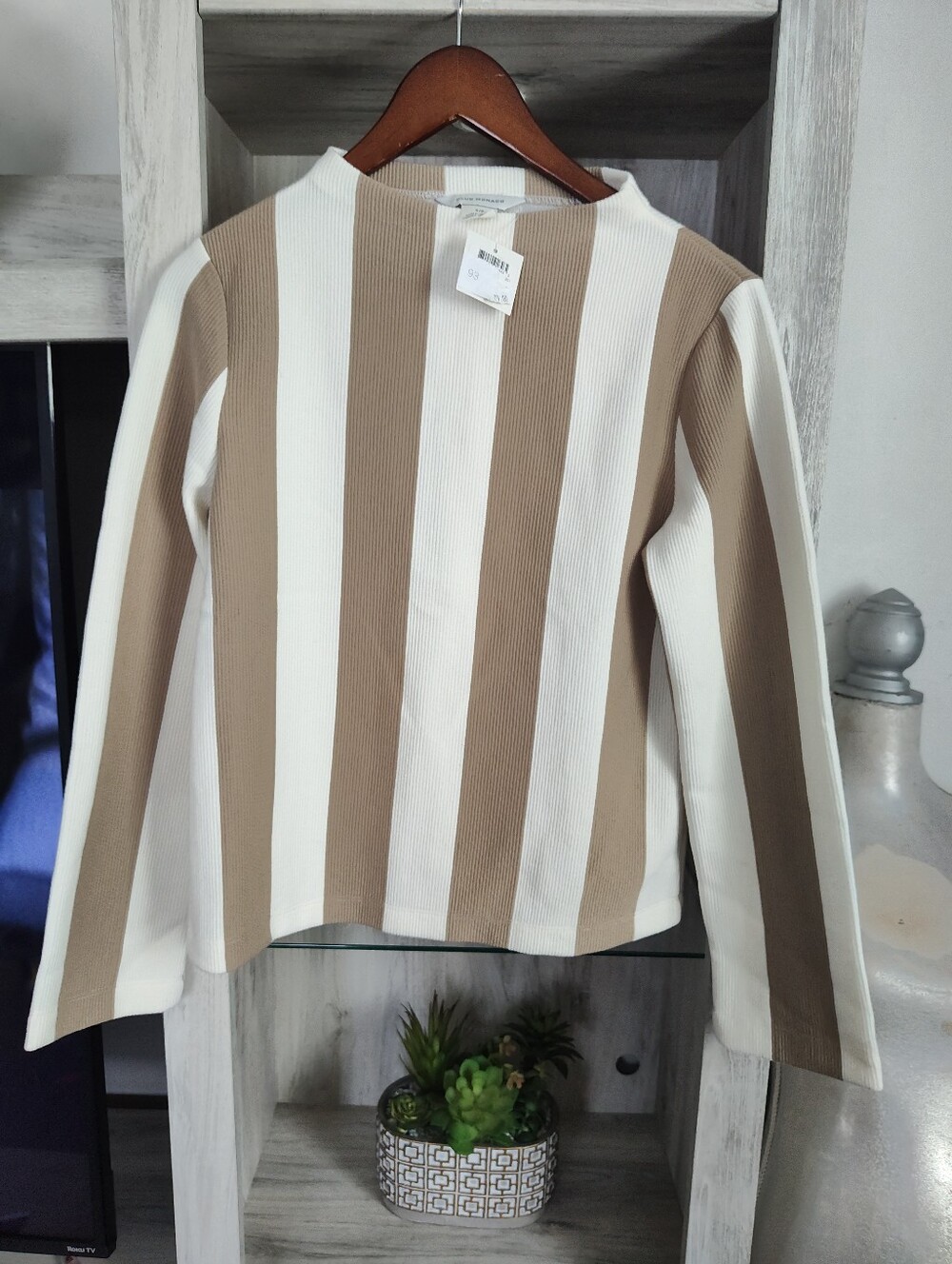 Club Monaco Ribbed Stripe Top in Cream and Tan Top New With Tags